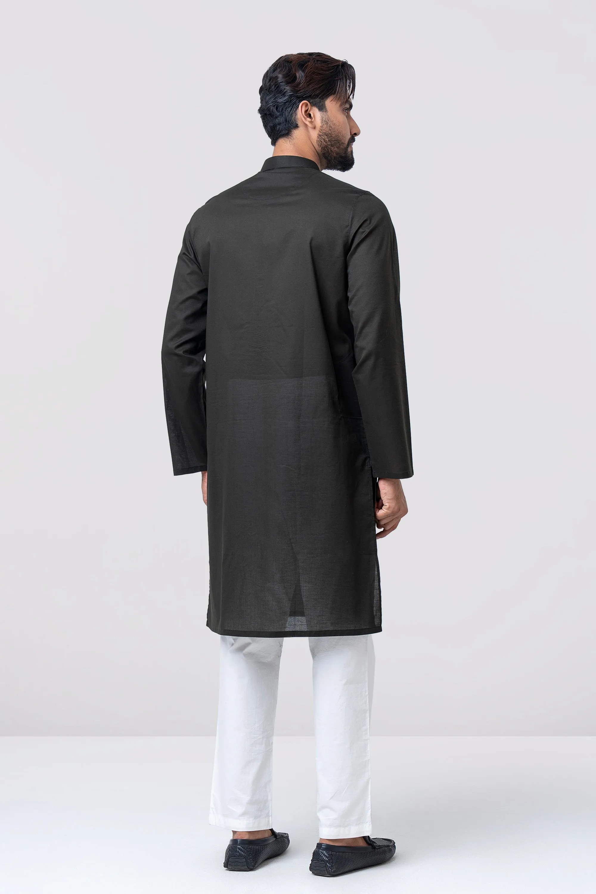 Black Jubbah view 3